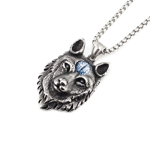 Collier pendentif tête de loup argenté vintage avec pierre œil de chat bleue pour homme
