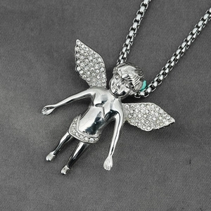 Pendentif ange gardien en acier titane avec strass scintillants sur une chaîne box