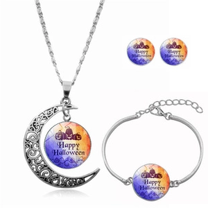 Détail du parure de bijoux Halloween 4 pièces avec collier lune et motif citrouille