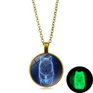Vintage luminous wolf pendant necklace with glowing green effect in dark and bronze chain