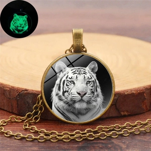 Luminous Tiger Head Time Gem Pendant Necklace Vintage Alloy Glass Glow In The Dark Animal Cabochon Choker Sweater Chain Jewelry