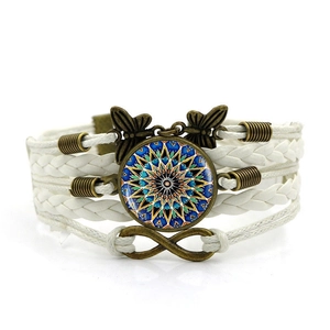 Bracelet tissé bohème multicouche blanc avec pendentif mandala et breloque symbole infini