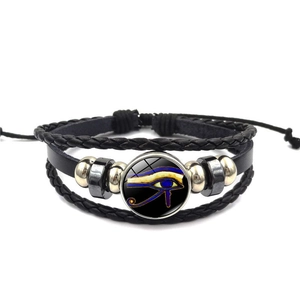 Bracelet multicouche en cuir tressé avec le symbole de l'Œil d'Horus et perles argentées
