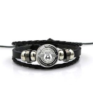 Bracelet vintage en cuir tressé Route 66 avec pendentif dôme en métal drapeau US