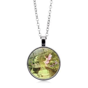 Collana vintage con ciondolo in vetro fata e rana su catenina d'argento lucido