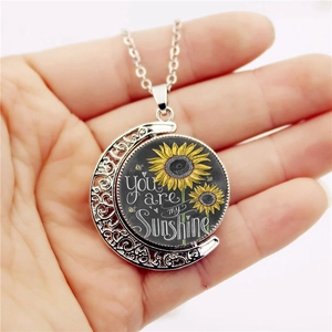 Collier lune pivotant You are my Sunshine avec pendentif tournesol pour femme
