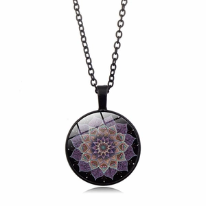 Collana con ciondolo mandala vintage in vetro cabochon e catena nera per le donne