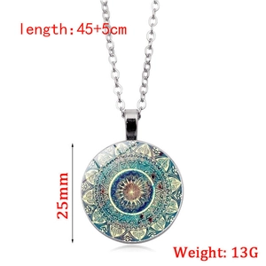 Collier avec pendentif en verre Mandala motif géométrique turquoise et chaîne argentée