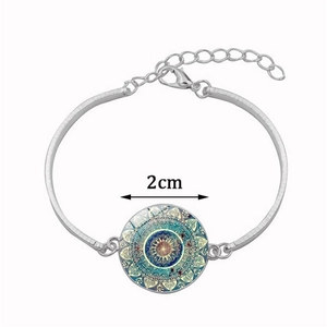 Bracelet mandala argenté avec pendentif géométrique de 2cm en verre et fermoir homard