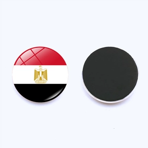 Detailed front and back view of a 25mm round Egypt flag crystal glass fridge magnet