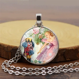 Rétro Casse-Noisette Ballet Rond Gemme de Temps Pendentif Collier Pour Femmes Vintage Alliage Verre Illustration Bijoux