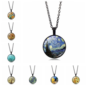 Collana con Ciondolo a Cabochon in Vetro Artistico con Catena in Lega Nera Vintage Dipinto Capolavoro di Van Gogh Gioielli Retro