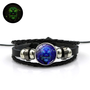 Bracelet constellation du Lion en cuir avec effet lumineux vert dans le noir