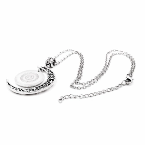 Collana retrò in argento con ciondolo a mezzaluna emblema sovietico e catenina