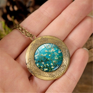 Collier médaillon vintage en bronze avec l'art de La Nuit étoilée sur le Rhône de Van Gogh