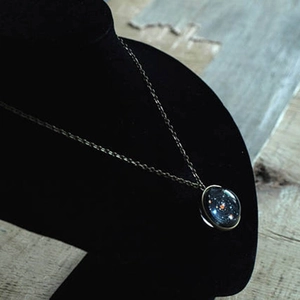 Collar vintage galaxia planeta con bola de cristal de doble cara y cadena de bronce