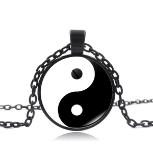 Vintage Yin Yang Tai Chi Pendant Necklace Women Men Alloy Glass Cabochon Retro Sweater Chain Jewelry Gift Accessory