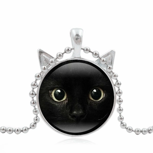 Collana con ciondolo gatto nero con occhi gialli e cornice in argento a orecchie