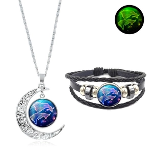 Ensemble collier pendentif lune Poissons lumineux et bracelet tressé avec lueur verte