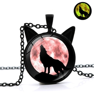 Collier pendentif loup lumineux avec oreilles de chat et dôme en verre sur chaîne noire