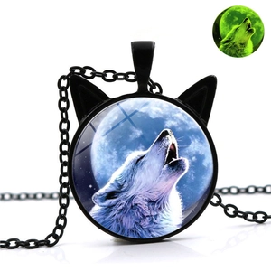 Collier loup hurlant lumineux avec cadre à oreilles de chat et effet fluorescent