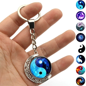 Vintage Rotating Moon Tai Chi Yin Yang Keychain Zinc Alloy Metal Hollow Crescent Glass Cabochon Bag Pendant Car Key Ring
