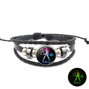 Bracelet multicouche en cuir signe Balance phosphorescent avec perles en métal