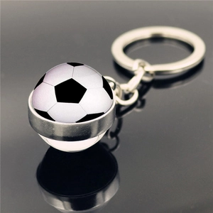 Porte-clés en Métal Thème Sportif Créatif Alliage de Zinc Cabochon en Verre Football Basketball Volleyball Football Américain Pendentif Cadeau