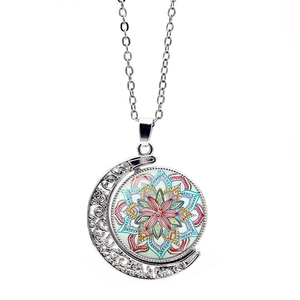 Collier pendentif lune mandala fleur de vie avec design de croissant creux en argent