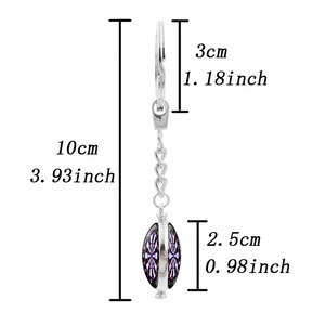 Rotating dartboard keychain in silver metal with 10cm total length and size markings