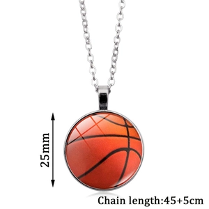 Macro-opname van 25mm basketbal hanger met afmetingen van de 45+5cm ketting