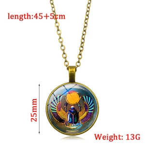 Collier vintage égyptien avec pendentif scarabée en verre et chaîne bronze de 25mm