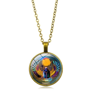 Collier pendentif scarabée égyptien vintage avec chaîne en bronze et gemme colorée