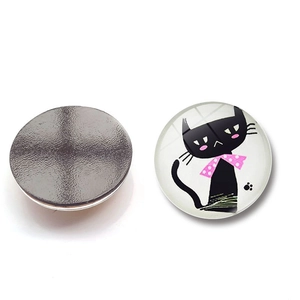 Front and back detail of a 30mm glass fridge magnet featuring a black cartoon cat design