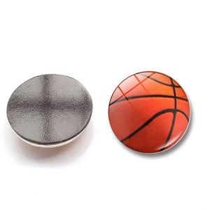 Vista frontale e posteriore di una calamita da frigo rotonda da 25mm in vetro da basket