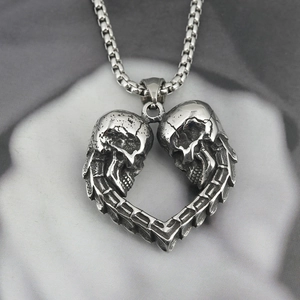 Collier Pendentif Crâne en Cœur Gothic Punk en Acier Inoxydable Argent Antique Vieilli Bijoux Hip Hop Hommes Femmes