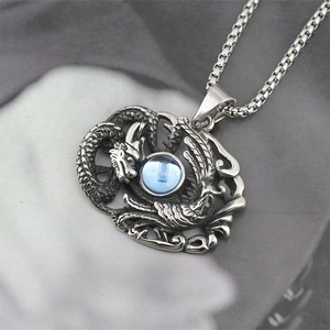Collier dragon gothique avec pendentif cristal bleu clair et chaîne en acier vintage