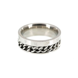 Anillo giratorio de acero inoxidable plateado con números romanos y detalle de cadena