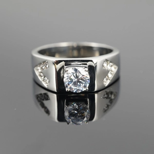 Classic silver titanium steel ring with a large round diamond and V-shaped side stones