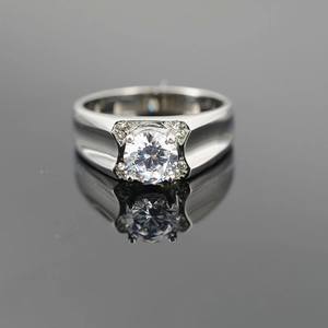 Anello nuziale classico in acciaio al titanio con grande diamante rotondo e fascia larga