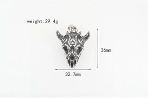Detailed view of hexagram beast skull pendant with 36mm height and 32.7mm width dimensions