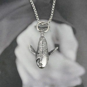 Collier Pendentif Baleine en Acier Titane Vintage pour Hommes Design Animal Bionique Hip Hop Bijoux Chaîne de Pull