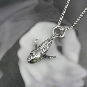 Pendentif requin-baleine vintage en acier titane avec chaîne box pour hommes et femmes