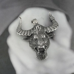 Vintage silver bull head pendant necklace in heavy stainless steel for men's hip hop style
