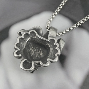 Collier avec pendentif tête de taureau en acier titane punk et chaîne box vintage