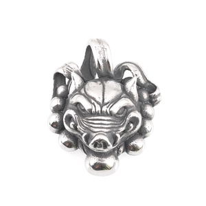 Pendentif tête de sanglier rétro en acier inoxydable de style gothique hip hop