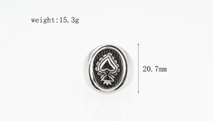 Detail view of vintage spade ring with 20.7mm diameter and 15.3g weight specifications