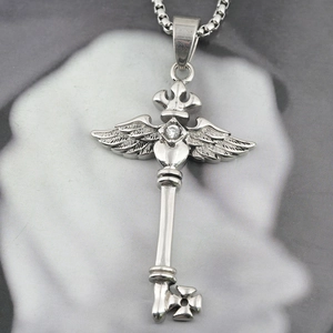 Collier avec Pendentif Clé Ailée Gothique pour Hommes en Acier Inoxydable Croix Couronne Cœur Strass Hip Hop Bijoux