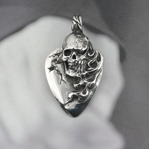 Gothic skull guitar pick pendant in vintage silver stainless steel for punk style
