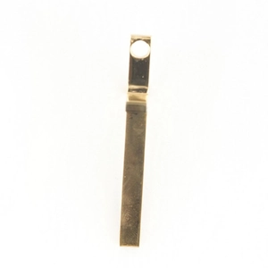 Collier avec pendentif croix en acier inoxydable doré minimaliste et finition polie